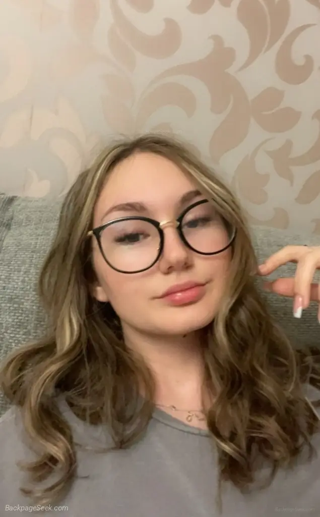 Sexy Girl in your Next door Available now Meet up ,Facetime Live Show