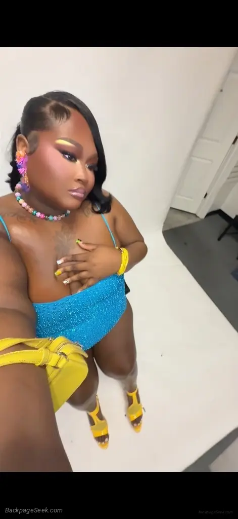 im hosting in Richmond – Women Seeking Men photo 5