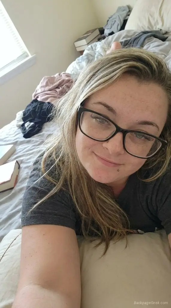 Horny Queen girl Available For Outcall/Incall Car Date Custom