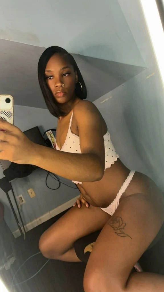 STAR in Rochester - Women Seeking Men photo 4