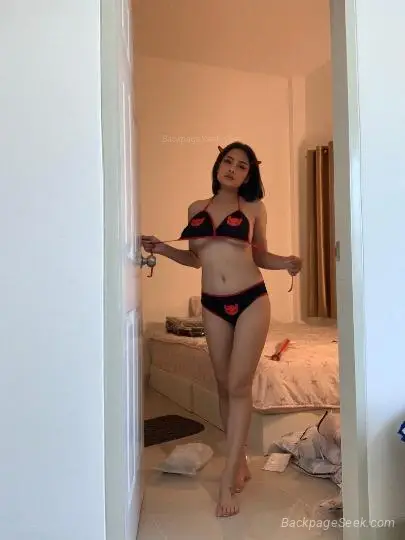 Your Busty Thai Goddess Sienna