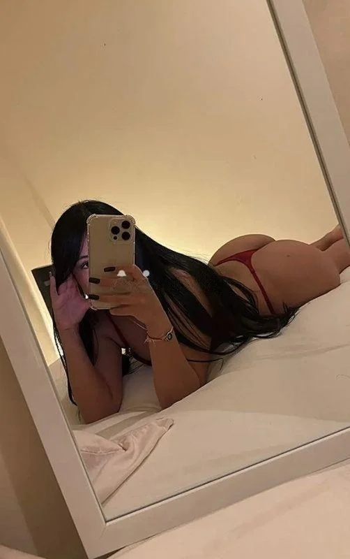 young independent beautiful face in Rockford – Women Seeking Men photo 2