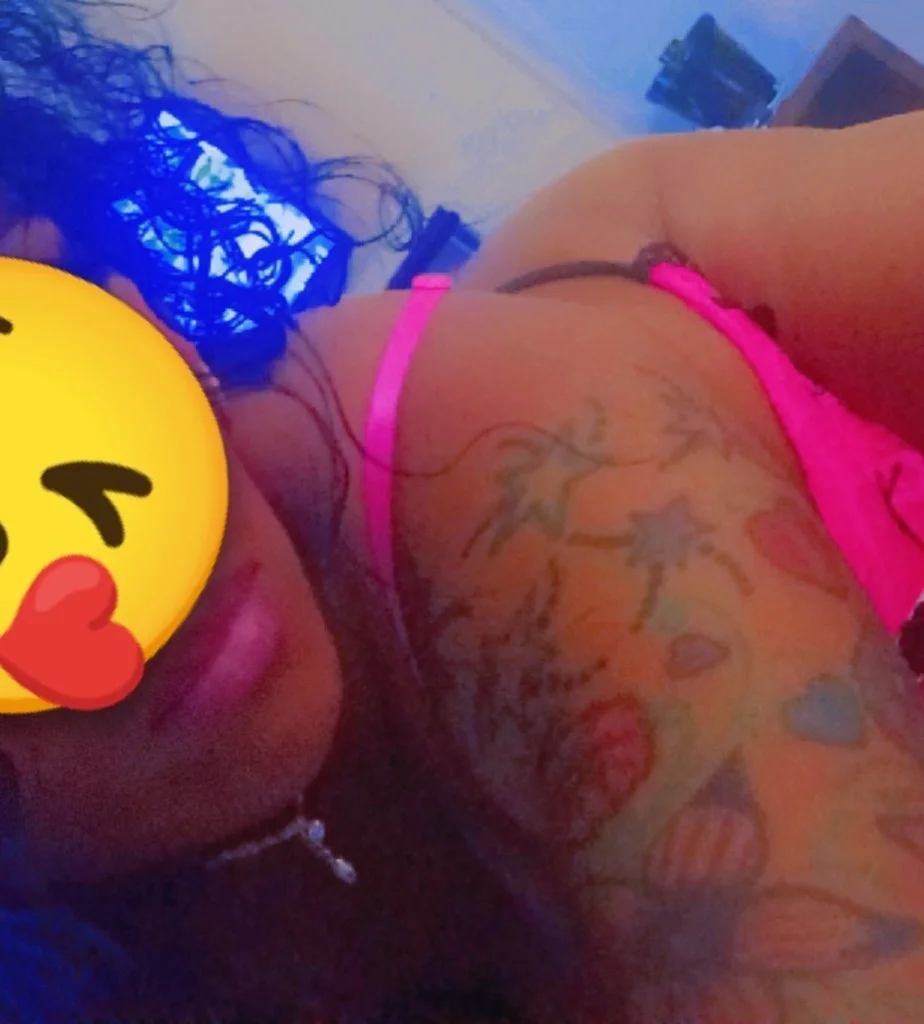 outcall Callme im ready to play DO ALL THE THINGS SHE WONT P... in Rockford – Women Seeking Men photo 4