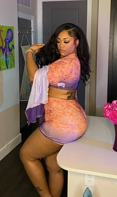 sweet and petite your favorite chocolate playmate Deposit Re... in Rockford – Women Seeking Men photo 3