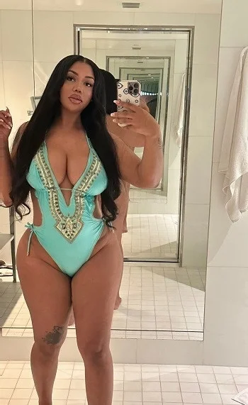 sweet and petite your favorite chocolate playmate Deposit Re... in Rockford – Women Seeking Men photo 4