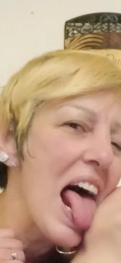 SeXy HoT CouGaR WeT N ReADy Fo YoU
