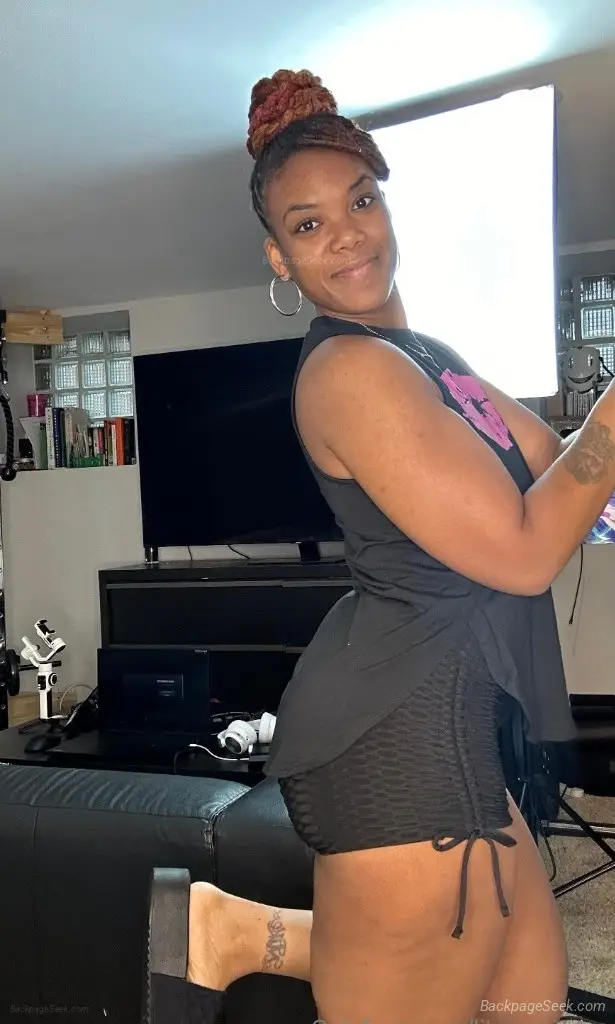Sexy Horny Independent Girl Juicy Tits And Clean Pussyy Don'... in Rockford – Women Seeking Men photo 4