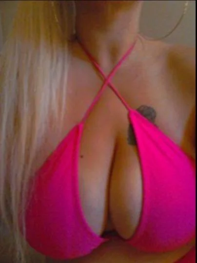 38DD's Curvy Thick Treat Ashlee Rock GFE Pamper Service