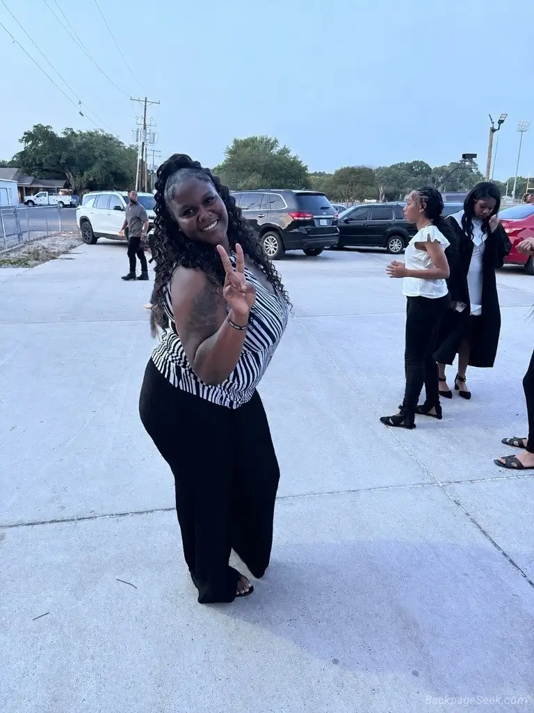 FreakyQueen in Sacramento – Women Seeking Men photo 2