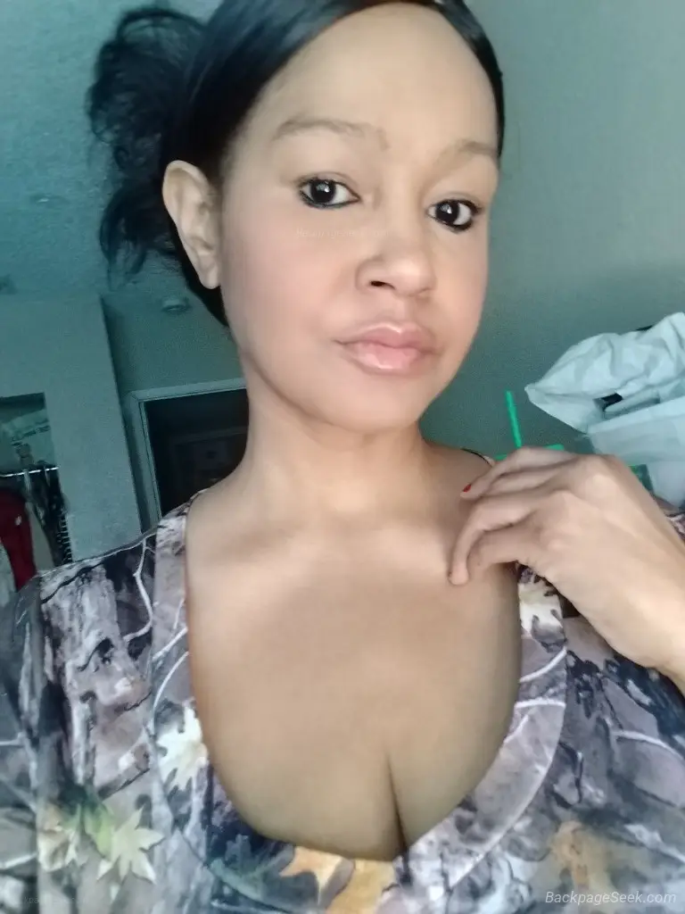 Cum enjoy a fun time with Busty Britt available for cardates... in Sacramento – Women Seeking Men photo 3