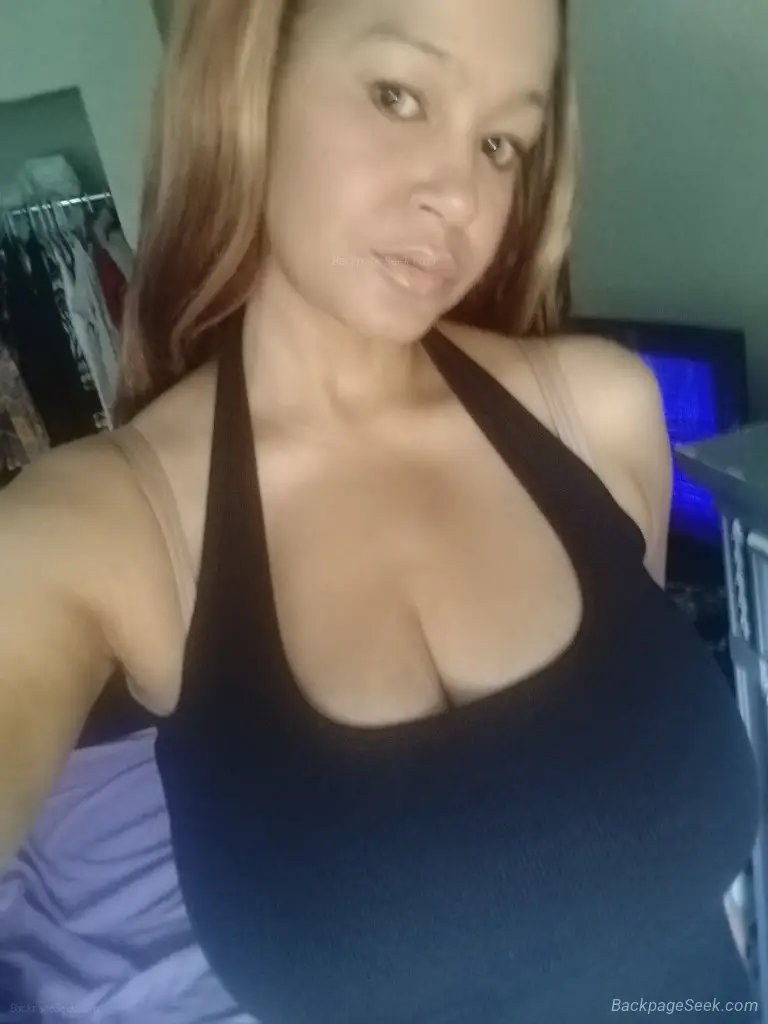 Cum enjoy a fun time with Busty Britt available for cardates... in Sacramento – Women Seeking Men photo 6