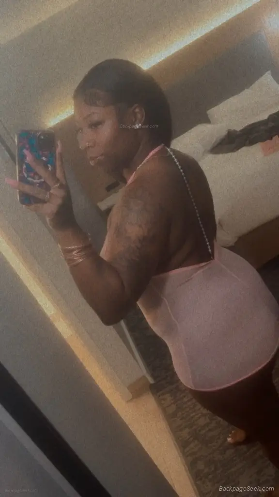 EBONY BOMBSHELL
