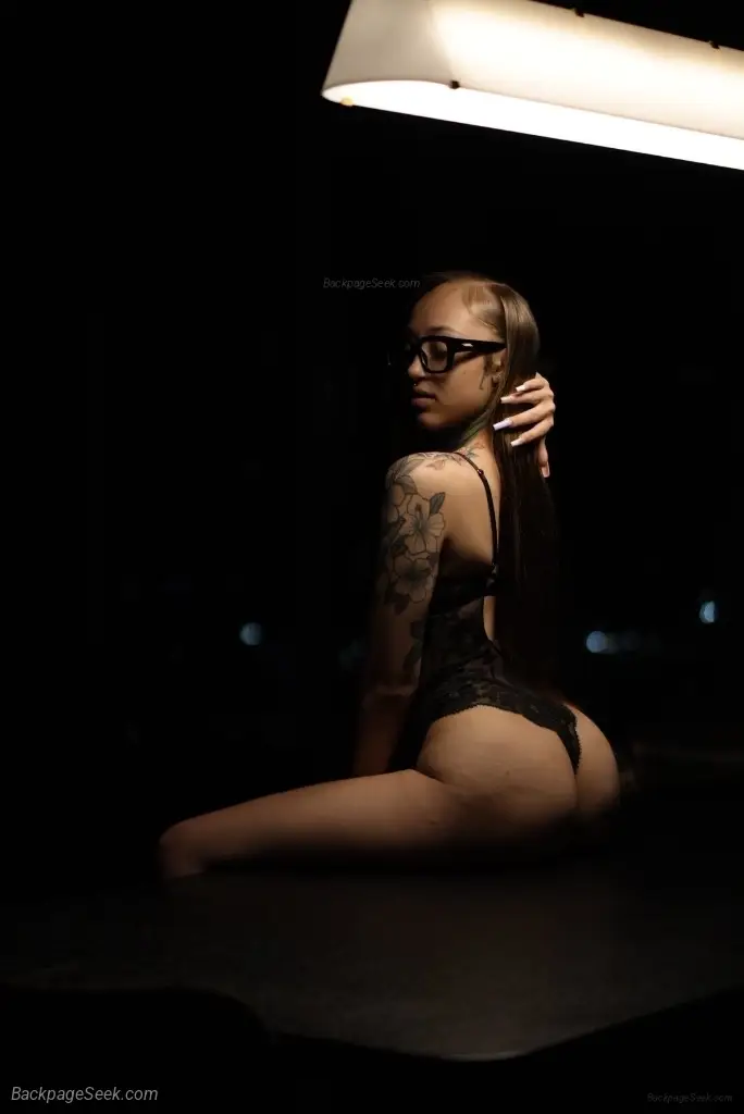 LightSkin Greeneyed Slim Petite Mami in Sacramento – Women Seeking Men photo 6