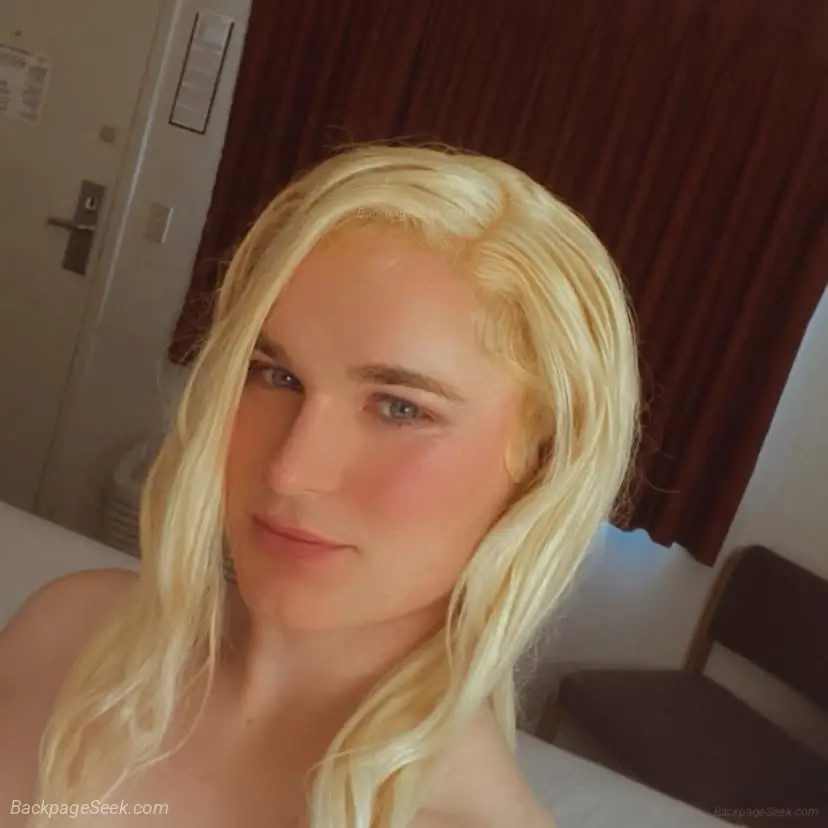 wet sexy slutty white queen