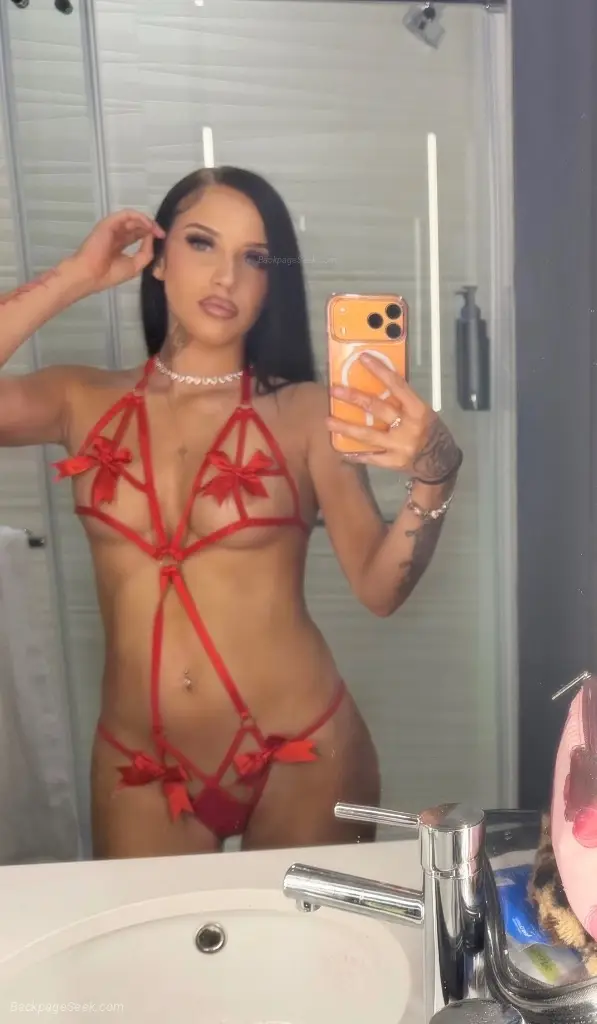 Petite babe spinner u crave dont miss out