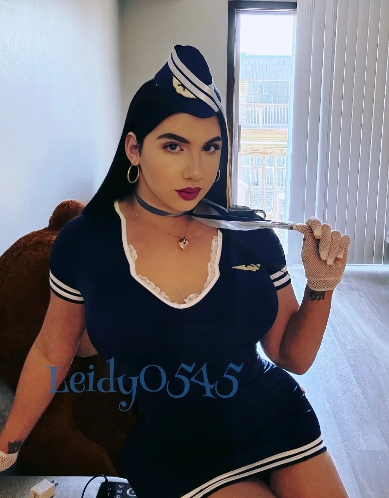 Leidy visitando Airport in Salt Lake City – Women Seeking Men photo 6