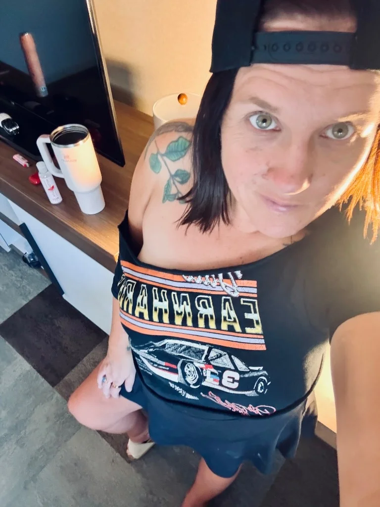 Must Meet Monday Maybe monday wont be so mundane after all in Salt Lake City – Women Seeking Men photo 4