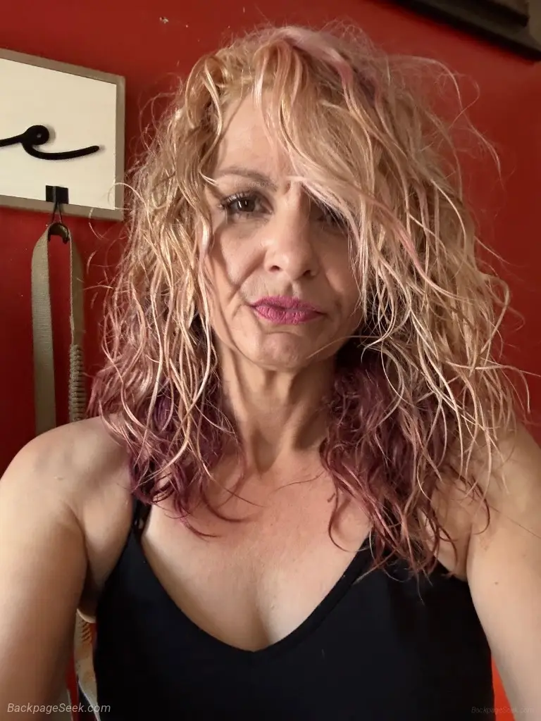 delectably delicious milf/gilf