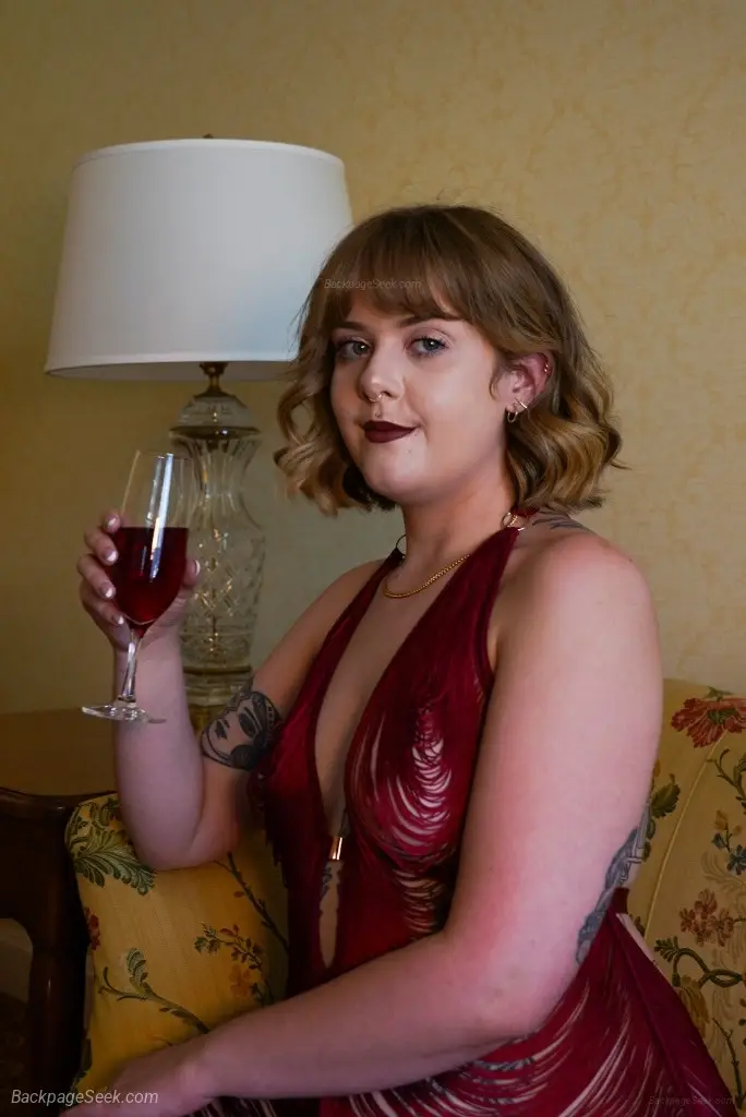 Hello my name is Ava Salt Lake City's Sweetheart an artsy gi... in Salt Lake City – Women Seeking Men photo 2