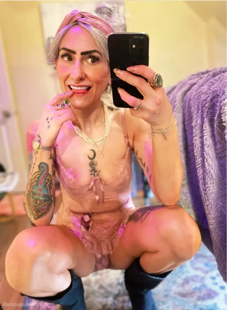 Now taking in call dates or nuru massage w/ gfe . Ask me about my