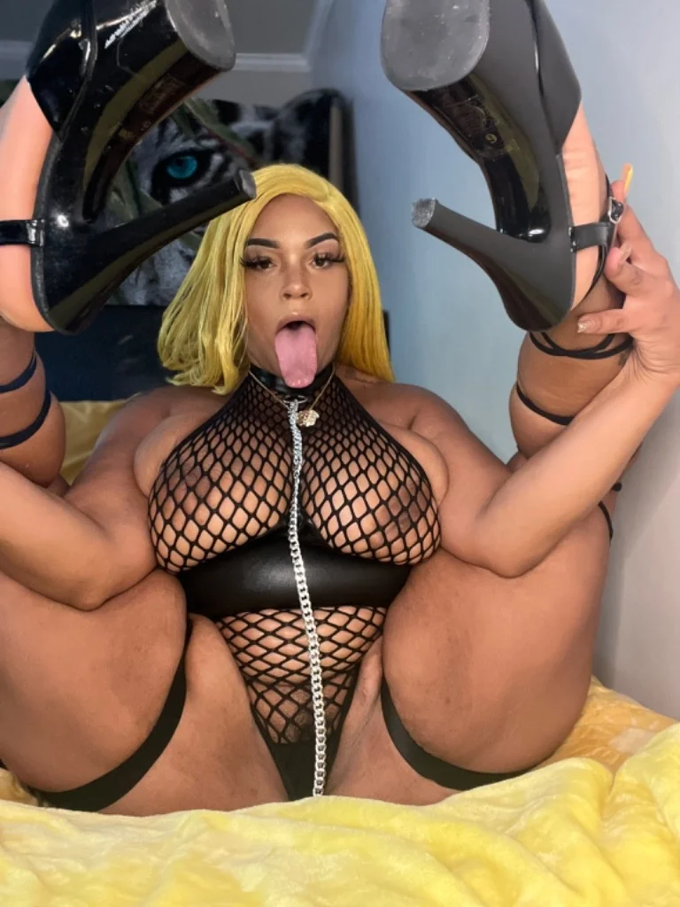 Spit bubbles tongue tricks moans mess guaranteed Taboo in San Antonio – Women Seeking Men photo 2