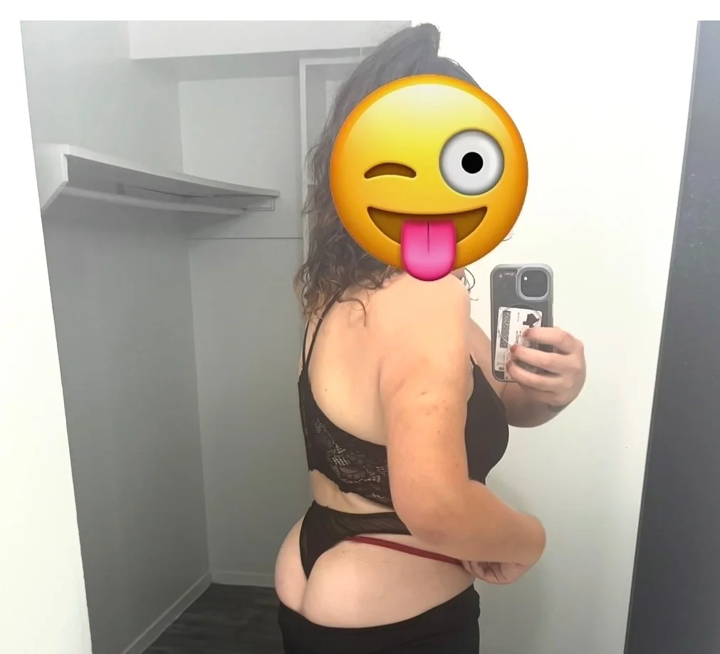 Sultry brunette NEW to the business