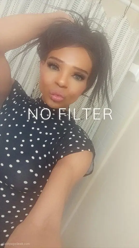 hello gentlemen tired of the same ol thing cum over and dive... in San Antonio – Women Seeking Men photo 2