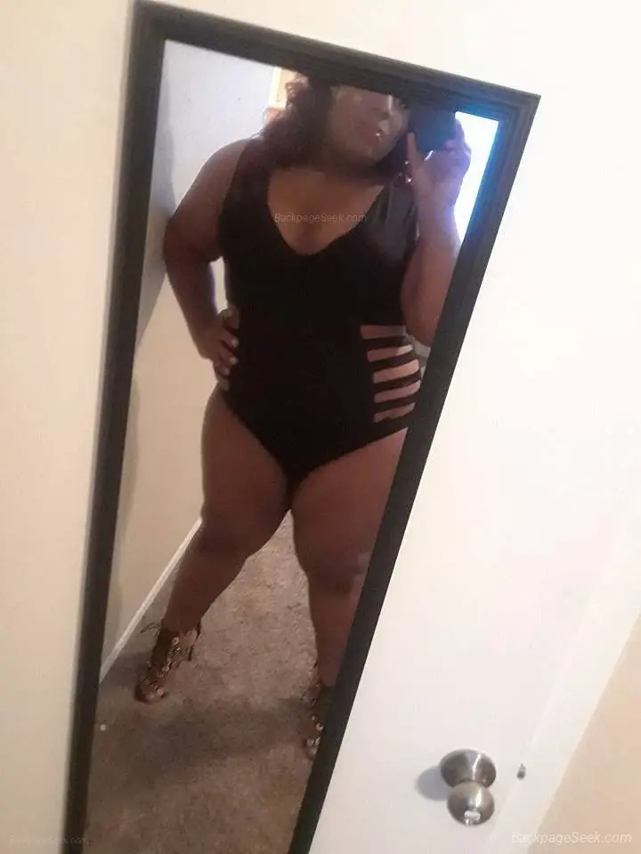Sexy Thick TS Hosting now Lets have fun at my place in San Antonio – Women Seeking Men photo 4