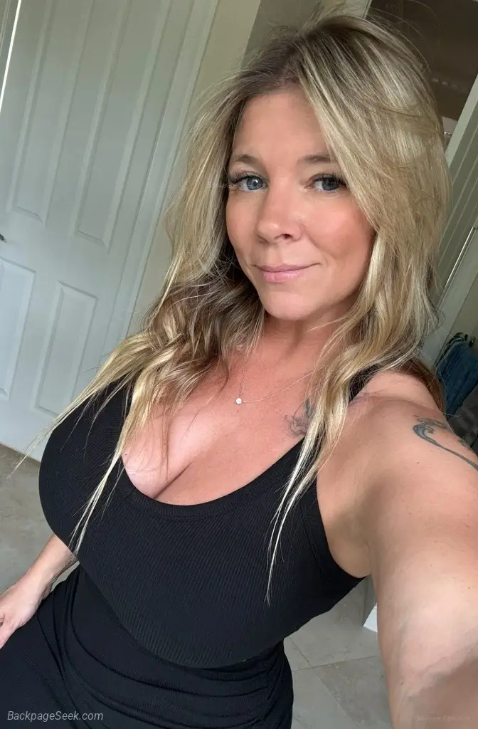 Nice well clean Old Milf Queen Juicy Pu**y ready for your enjoyment