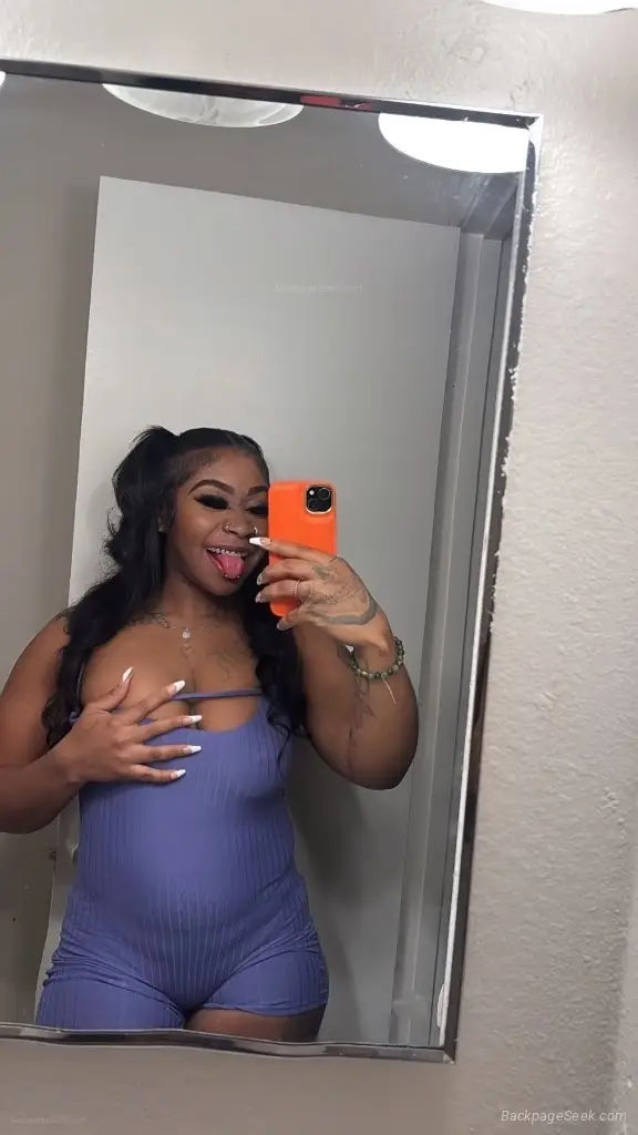 your little secret Naughty or Nice in San Antonio – Women Seeking Men photo 3