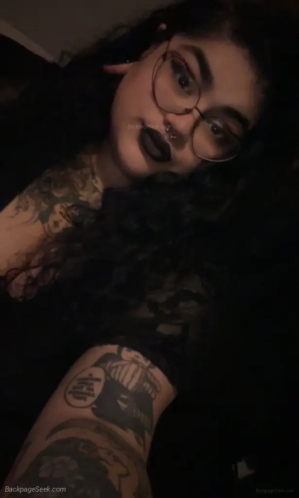 Gothic Slut in San Antonio – Women Seeking Men photo 3