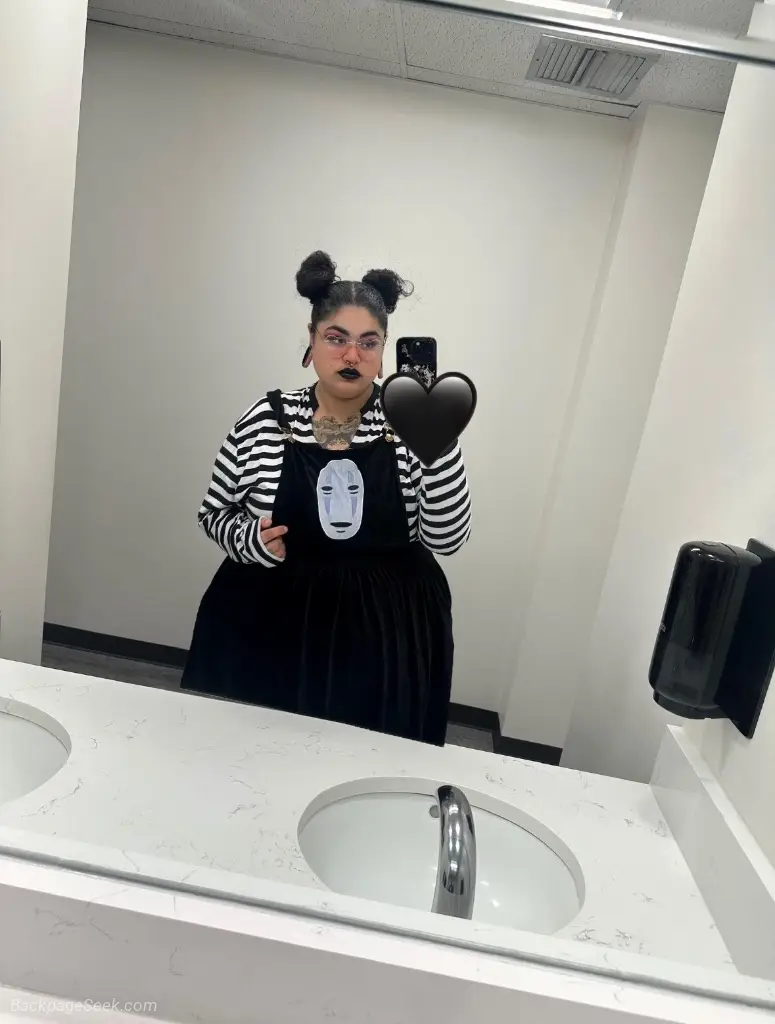 Gothic Slut in San Antonio – Women Seeking Men photo 5