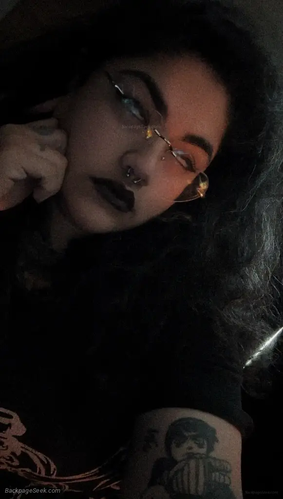 Gothic Slut in San Antonio – Women Seeking Men photo 6