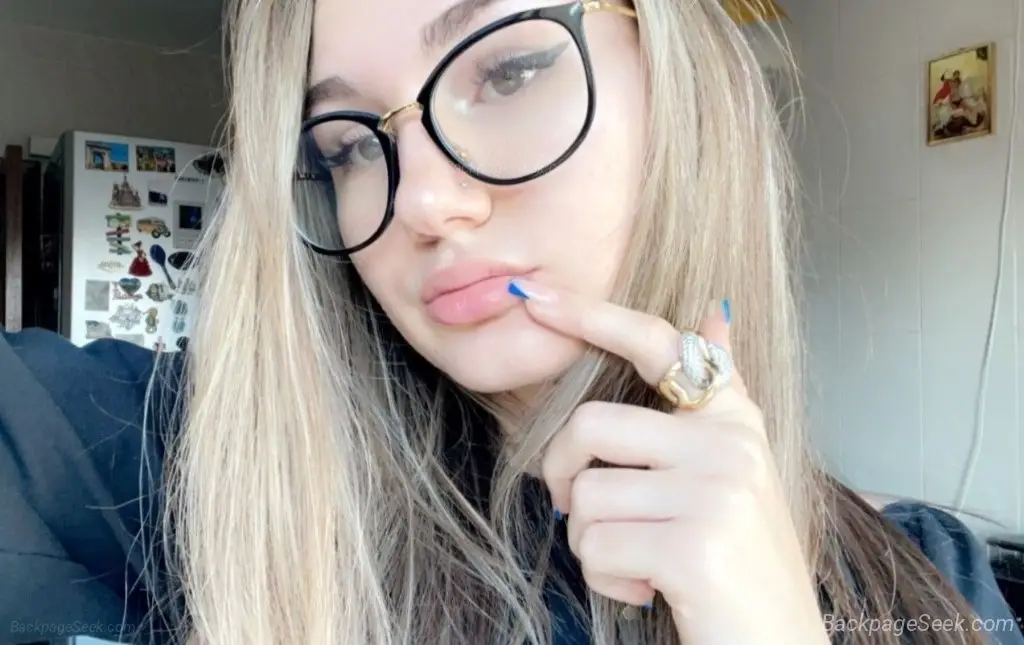 Hotty and Super Horny Independent Girl Juicy & Clean Pussy Don t Miss