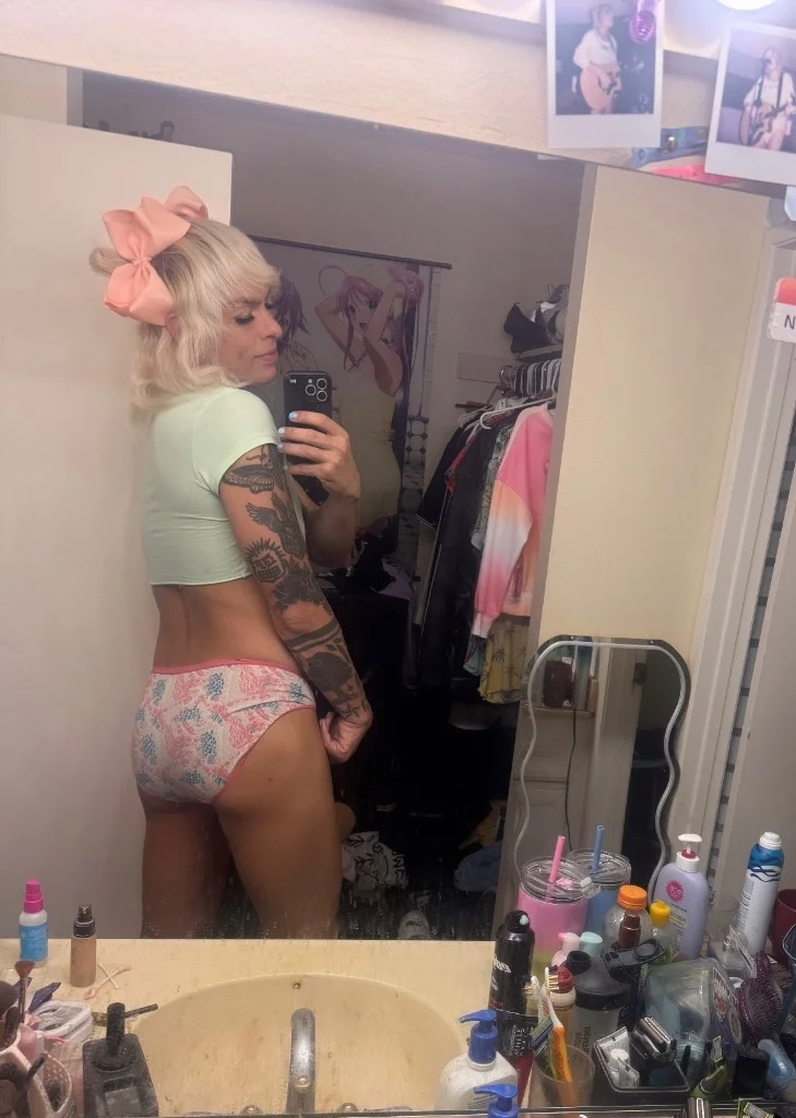 I need cock in San Diego – Women Seeking Men photo 3