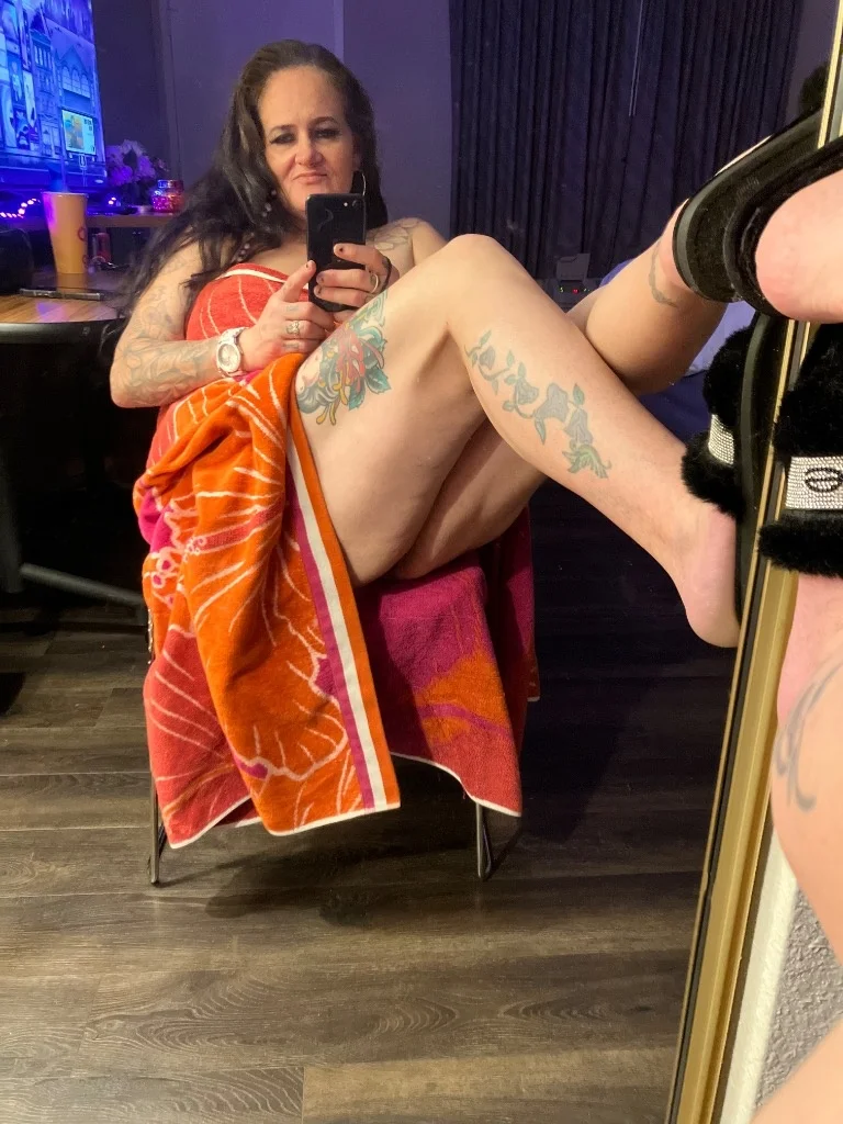 SPECIALS. COME SPEND SOME QUALITY TIME WITH ME BABY. !
