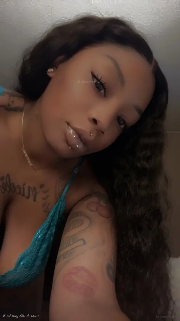 Sexy playmate Dont Miss Out