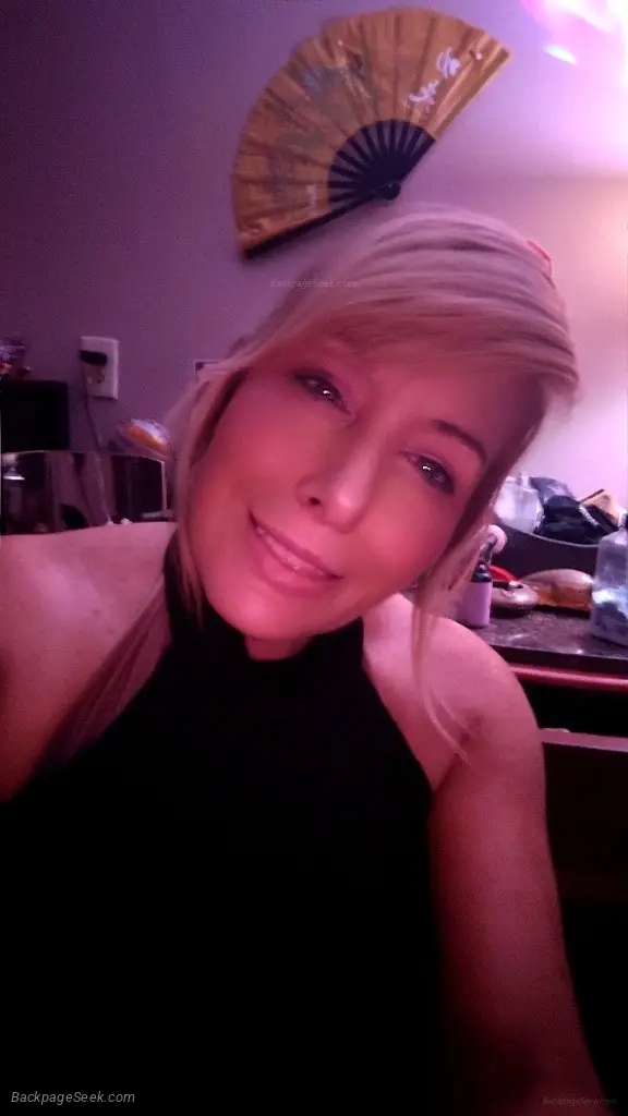 Mommy knows exactly what you need Sxy Soccermom available fo... in San Diego – Women Seeking Men photo 3