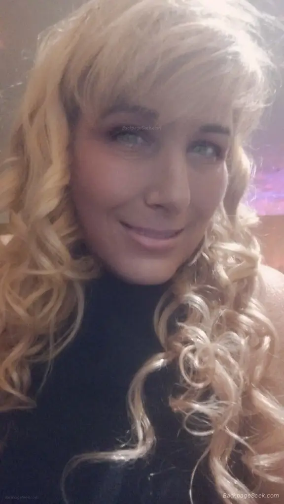 Mommy knows exactly what you need Sxy Soccermom available fo... in San Diego – Women Seeking Men photo 5