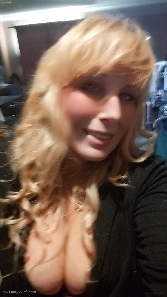 Mommy knows exactly what you need Sxy Soccermom available fo... in San Diego – Women Seeking Men photo 6