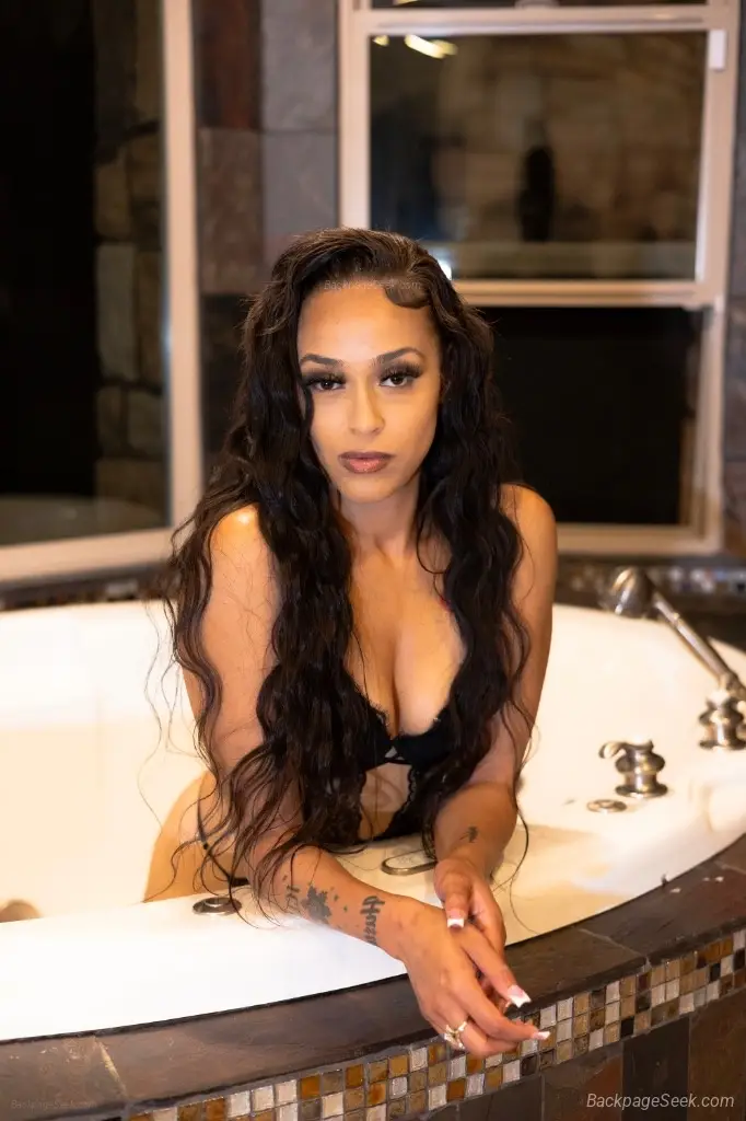 PRETTY PETITE WORTH EVERY DOLLAR in San Diego – Women Seeking Men photo 3
