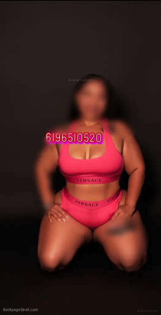 SEXY thick and BEAUTIFUL. all NATURAL