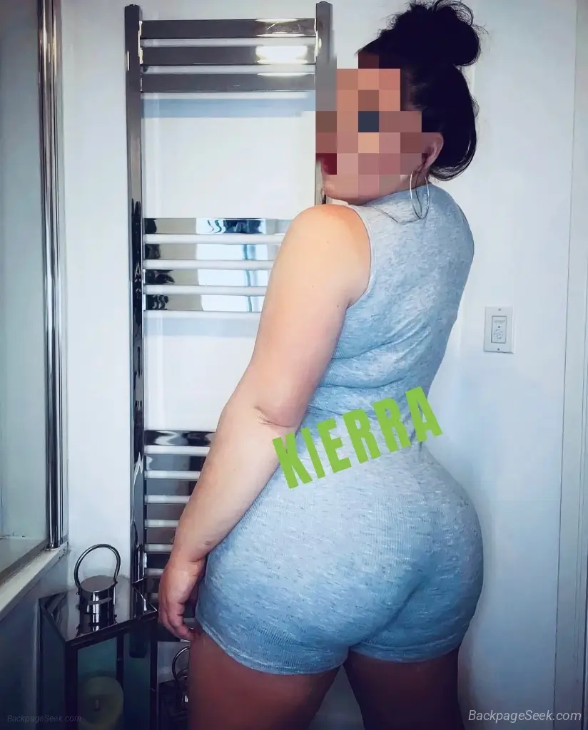 Curvaceous Brunette Ready To Melt Your Stress Away in San Diego – Women Seeking Men photo 3