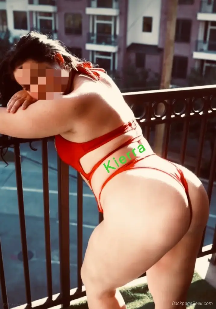 Curvaceous Brunette Ready To Melt Your Stress Away in San Diego – Women Seeking Men photo 4