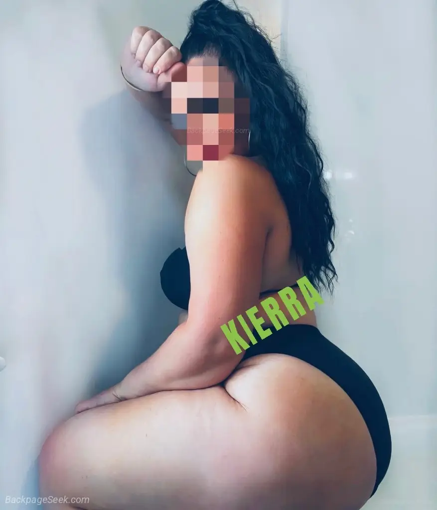Curvaceous Brunette Ready To Melt Your Stress Away in San Diego – Women Seeking Men photo 5