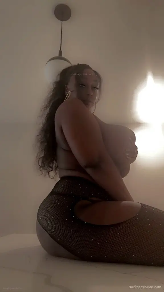Bigg Booty H CUP Hottie VISITING TOWN OUTCALL Special in San Diego – Women Seeking Men photo 2