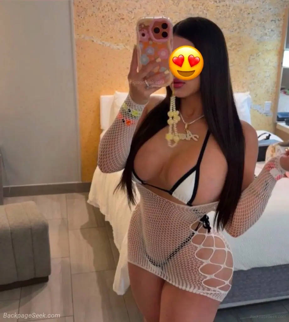 sexi,cachonda, culo grande tetas ricas ven a comerte mi totico jugoso