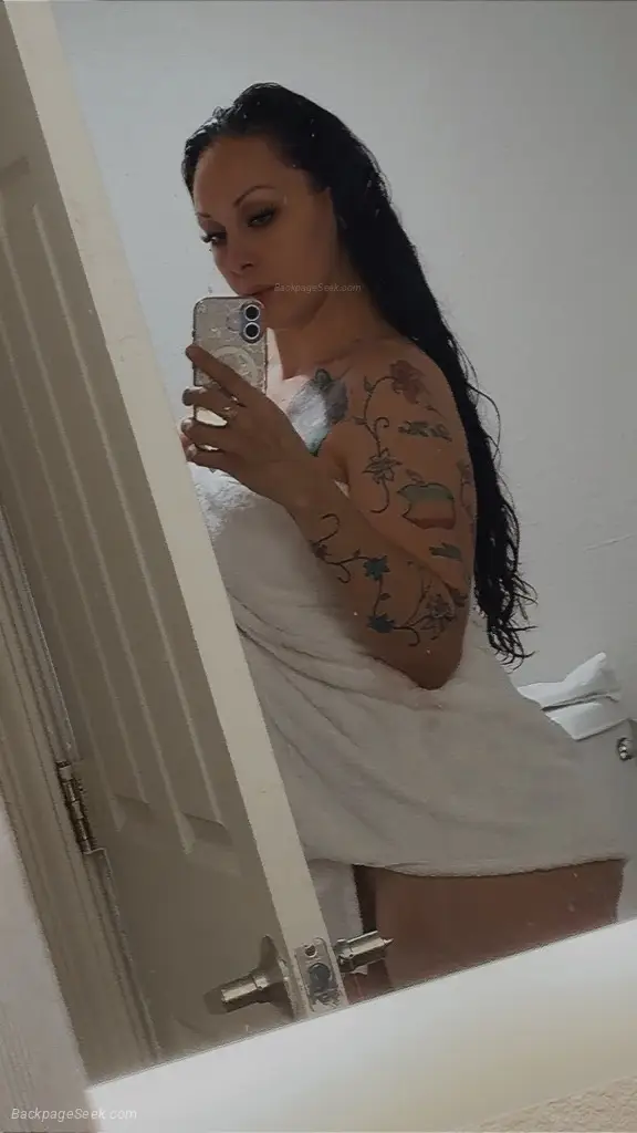 SEXXXY BUSTY BABE CUM SEE THE BEST in San Diego – Women Seeking Men photo 2