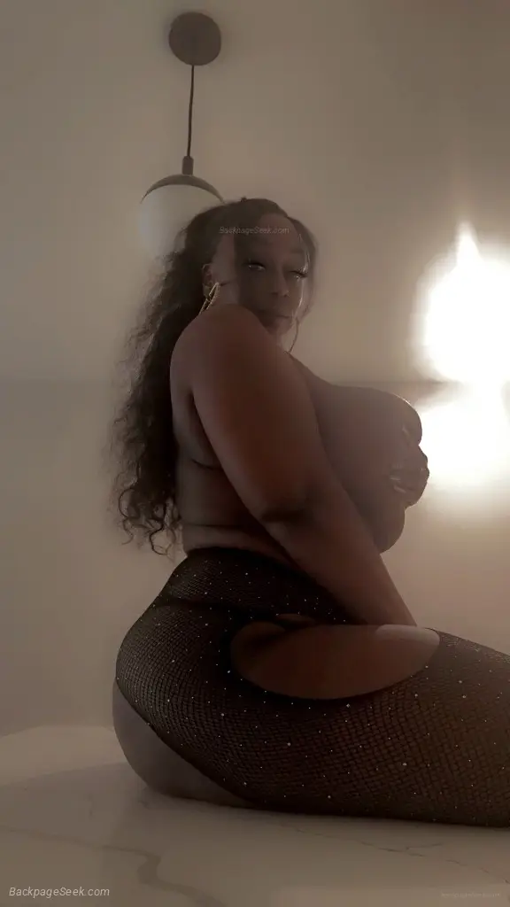 Bigg Booty H CUP Hottie VISITING TOWN OUTCALL Special in San Diego – Women Seeking Men photo 2
