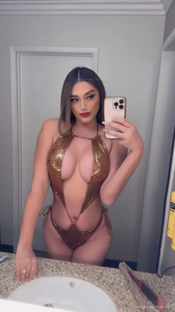 VERY HORNY GIRL AVAILABLE NOW IN SANTEE